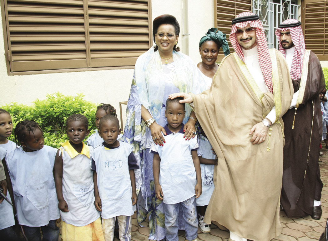 Prince Alwaleed with the First lady of Mali